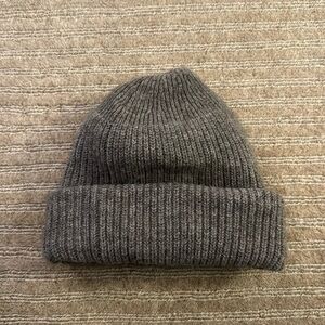 New w/o tags 7115 by Szeki Yak/Wool beanie. Color: Taupe